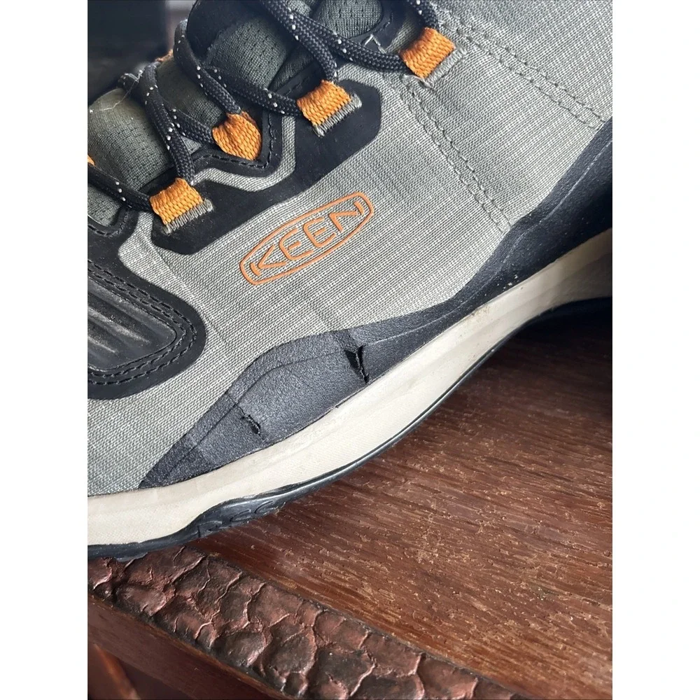 Keen left foot